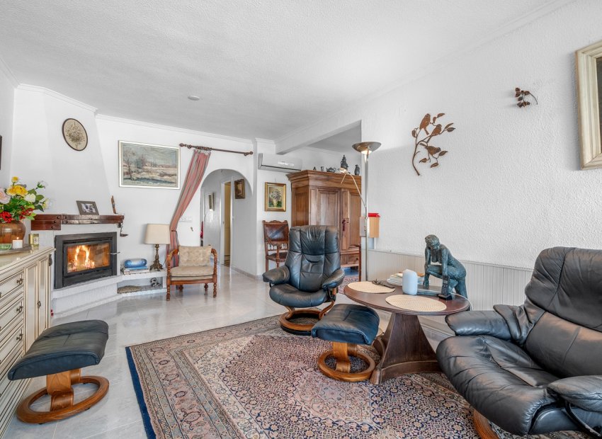 Resale - Villa - Orihuela Costa - Punta Prima