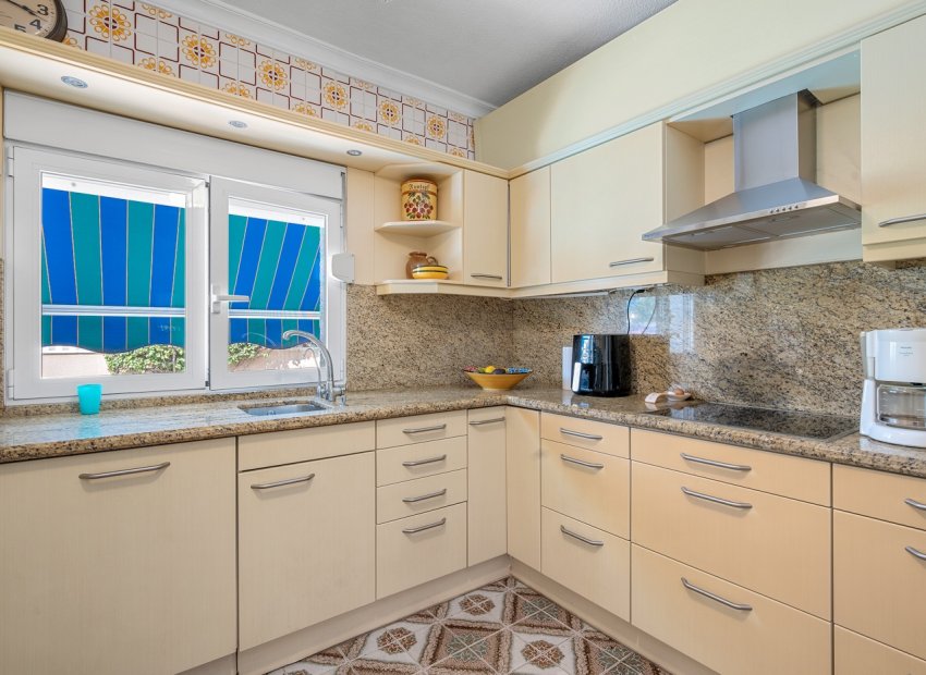 Resale - Villa - Orihuela Costa - Punta Prima