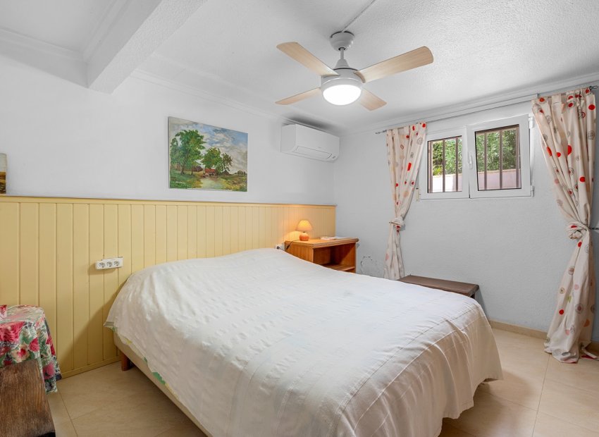 Resale - Villa - Orihuela Costa - Punta Prima