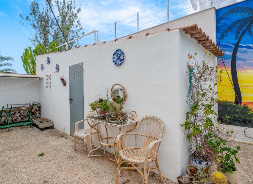 Resale - Villa - Orihuela Costa - Punta Prima