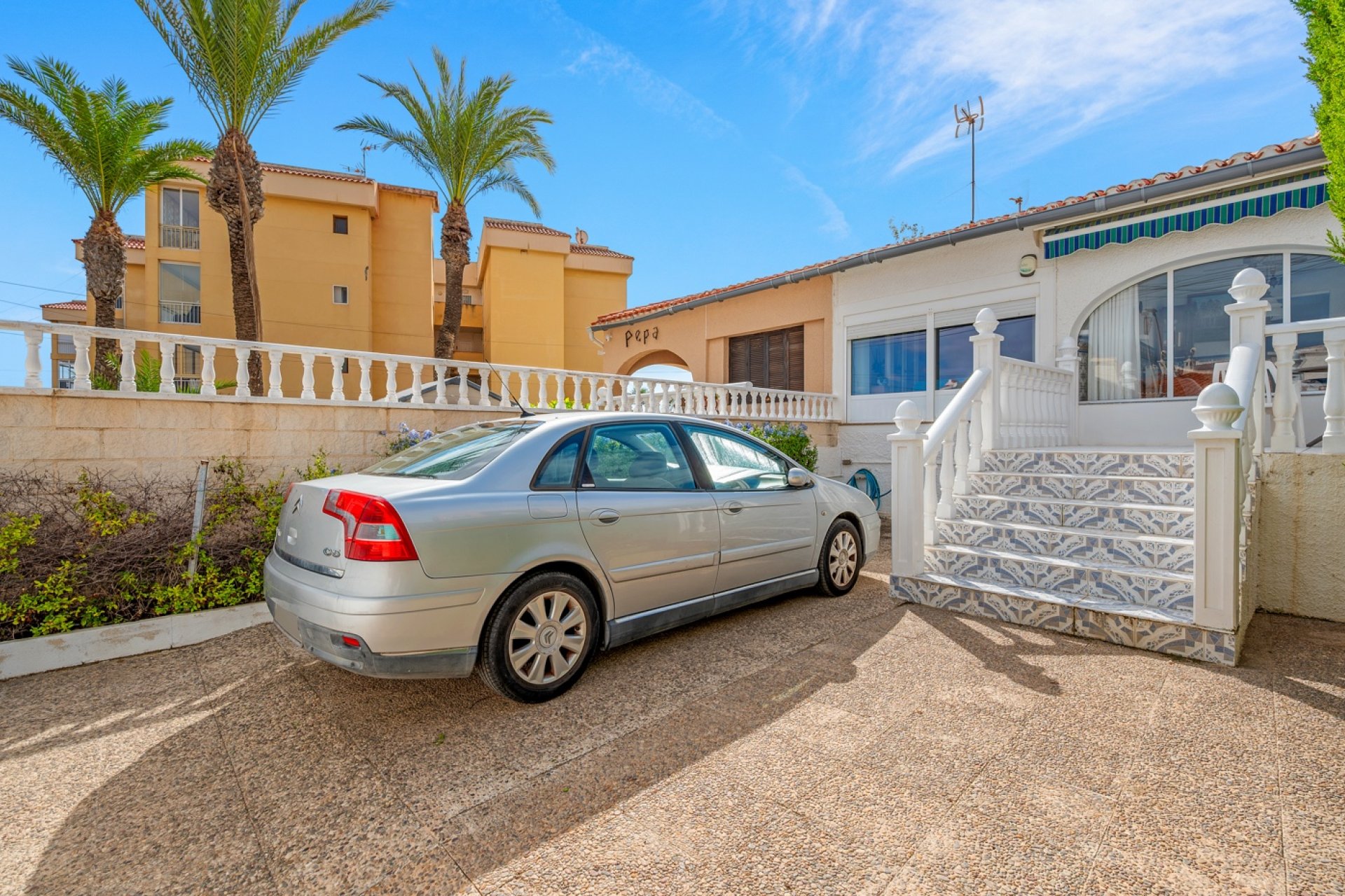 Resale - Villa - Orihuela Costa - Punta Prima