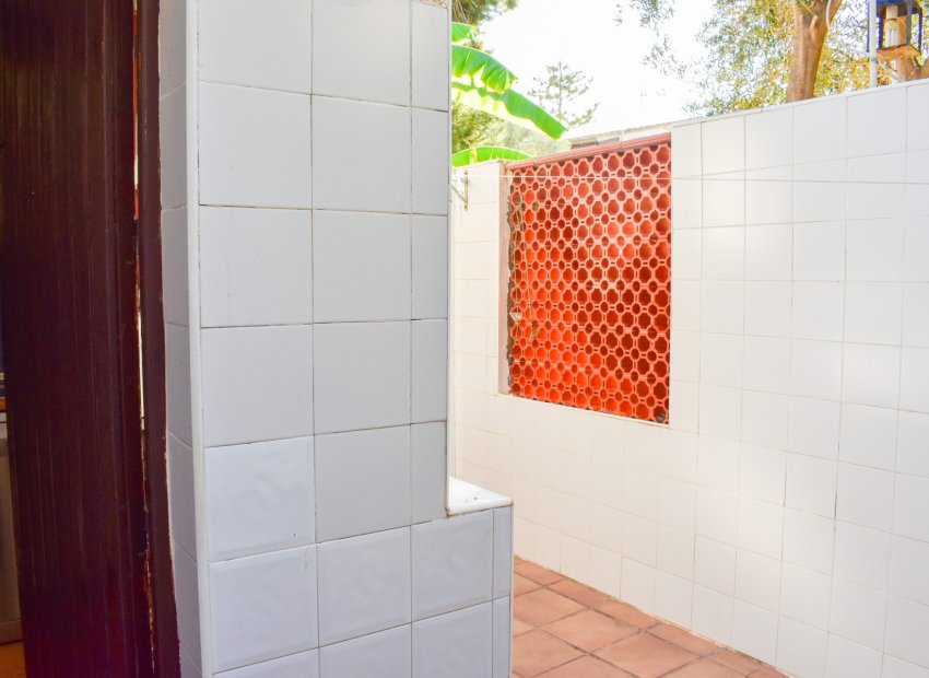 Resale - Villa - Orihuela Costa - Punta Prima