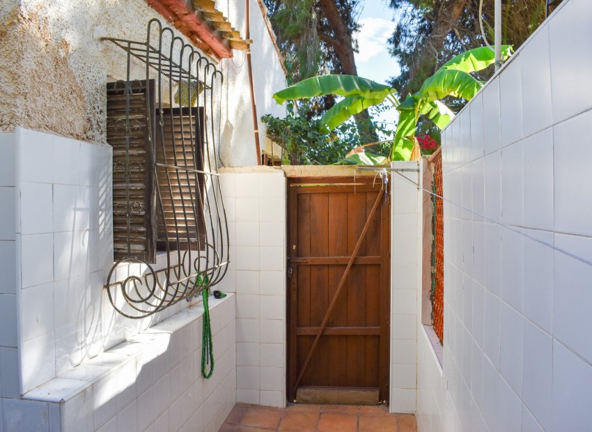 Resale - Villa - Orihuela Costa - Punta Prima