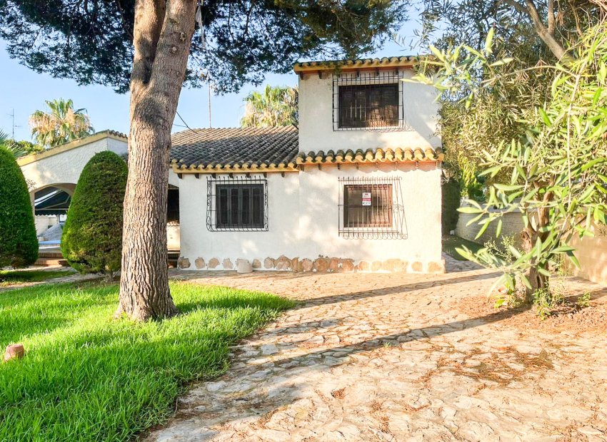 Resale - Villa - Orihuela Costa - Punta Prima