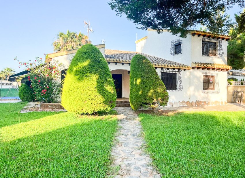 Resale - Villa - Orihuela Costa - Punta Prima