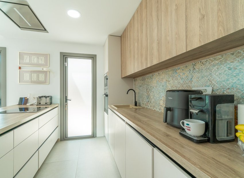Resale - Villa - Orihuela Costa - Villamartin Golf
