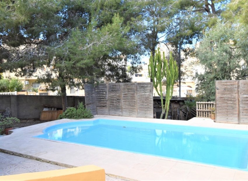 Resale - Villa - Orihuela Costa - Villamartín