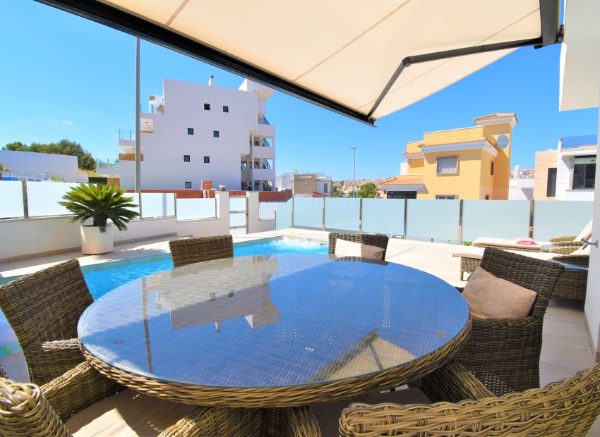 Resale - Villa - Orihuela Costa - Villamartín