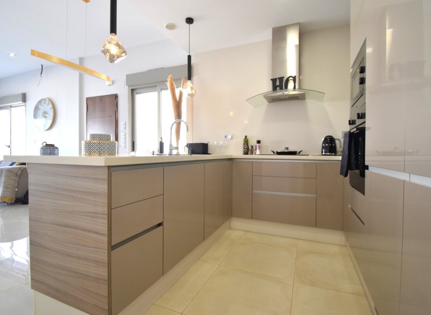 Resale - Villa - Orihuela Costa - Villamartín