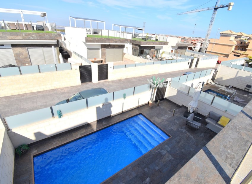 Resale - Villa - Orihuela Costa - Villamartín
