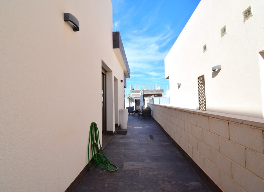 Resale - Villa - Orihuela Costa - Villamartín