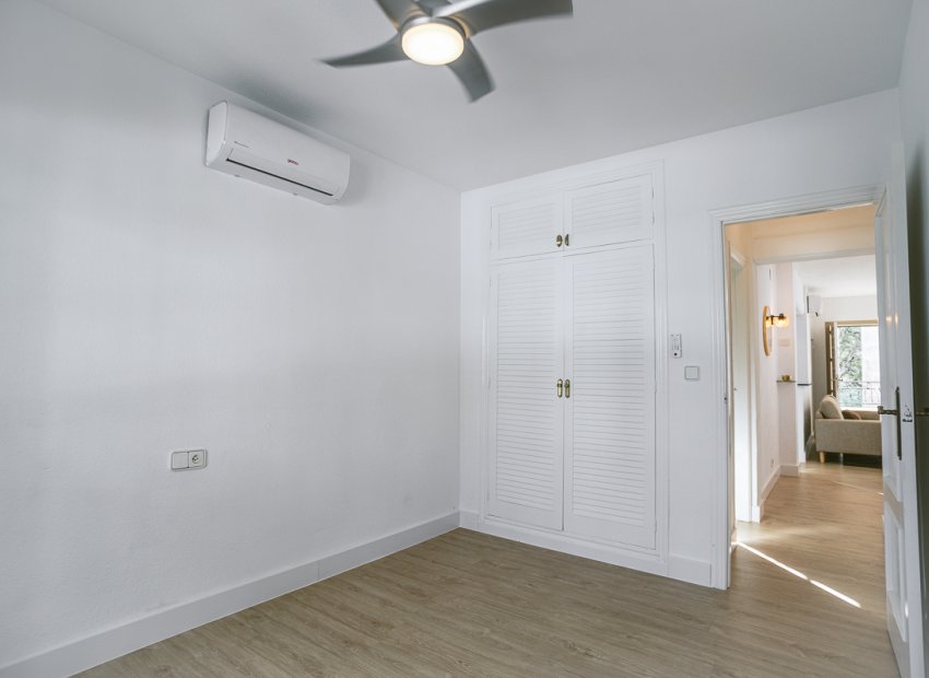 Resale - Villa - Orihuela Costa - Villamartín