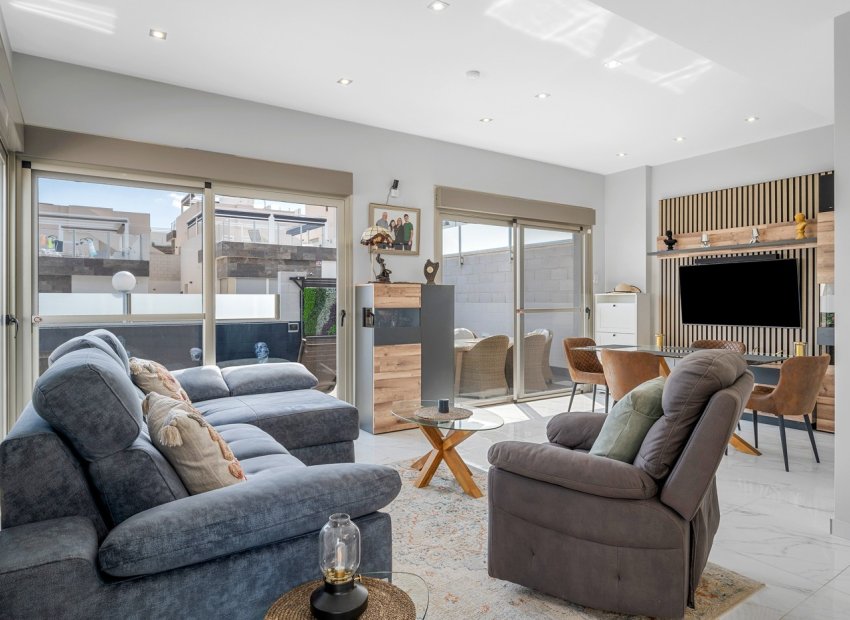 Resale - Villa - Orihuela Costa - Villamartín