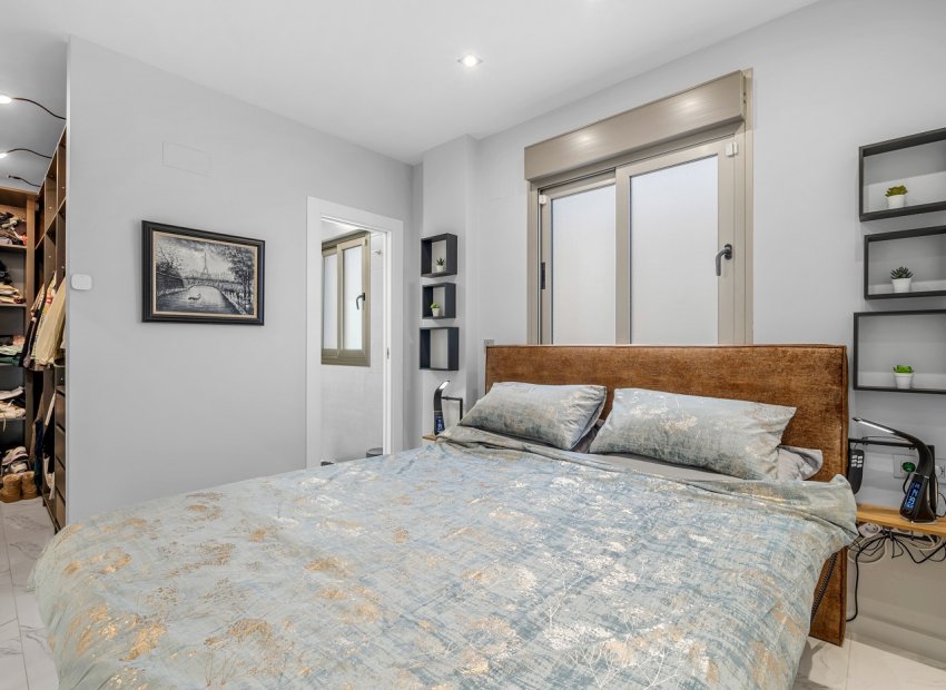 Resale - Villa - Orihuela Costa - Villamartín