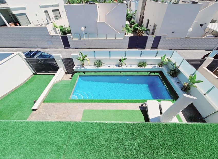 Resale - Villa - Orihuela Costa - Villamartín