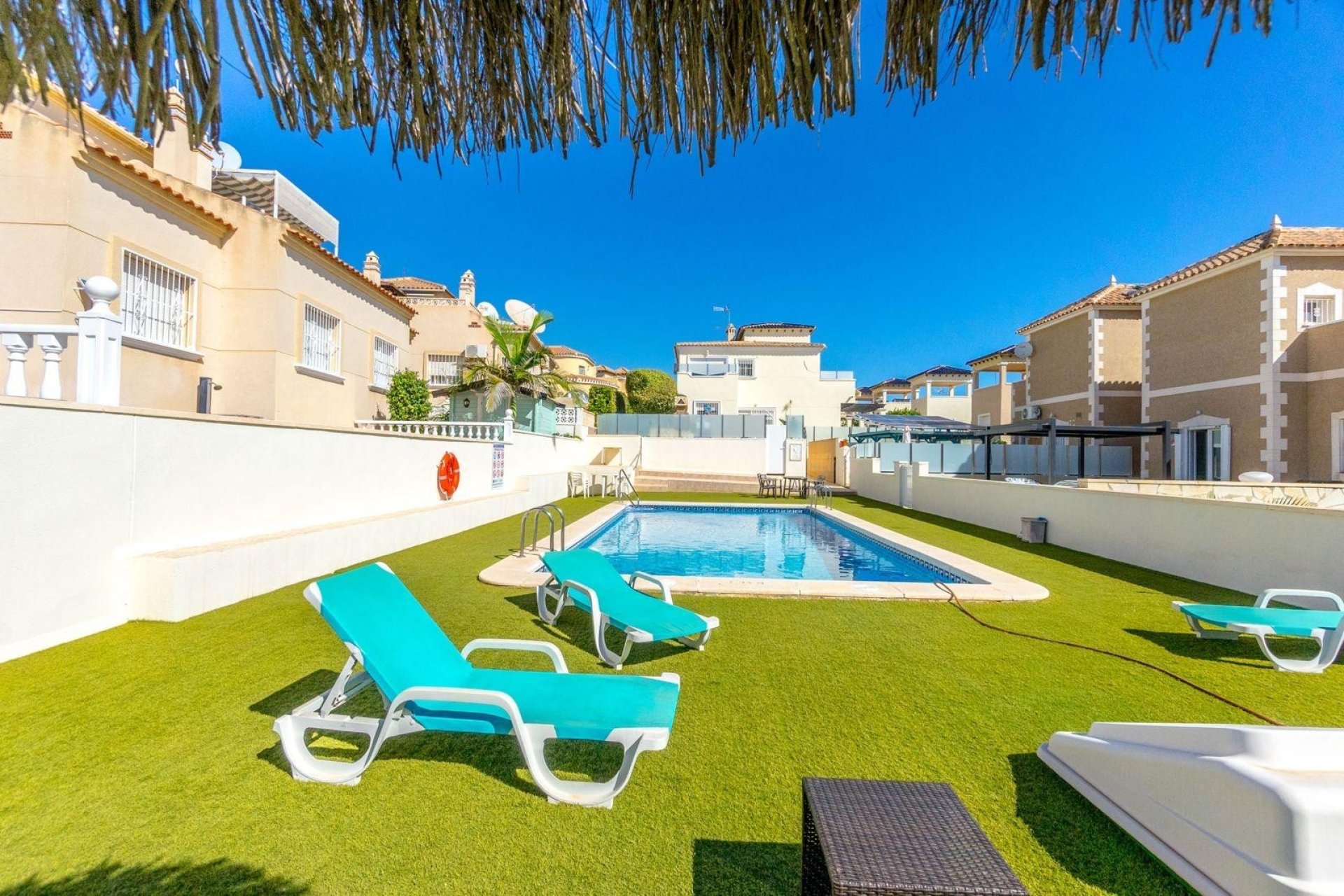 Resale - Villa - Orihuela Costa - Villamartín