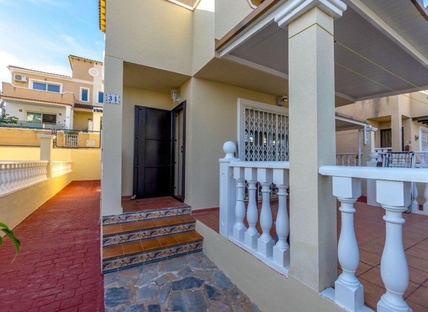 Resale - Villa - Orihuela Costa - Villamartín