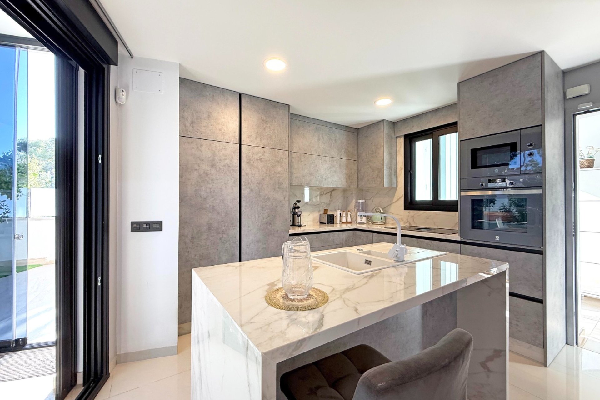 Resale - Villa - Orihuela Costa - Villamartín