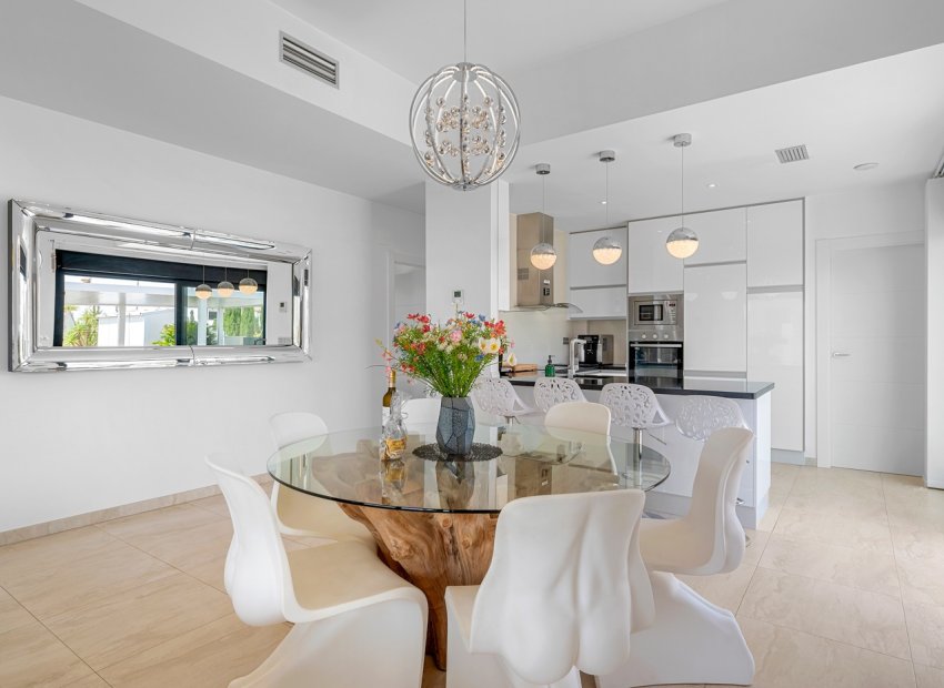 Resale - Villa - Orihuela Costa - Villamartín