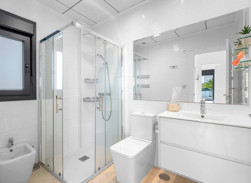 Resale - Villa - Orihuela Costa - Villamartín