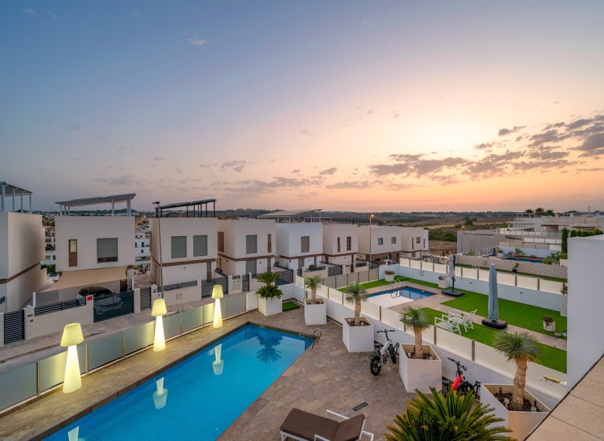 Resale - Villa - Orihuela Costa - Villamartín