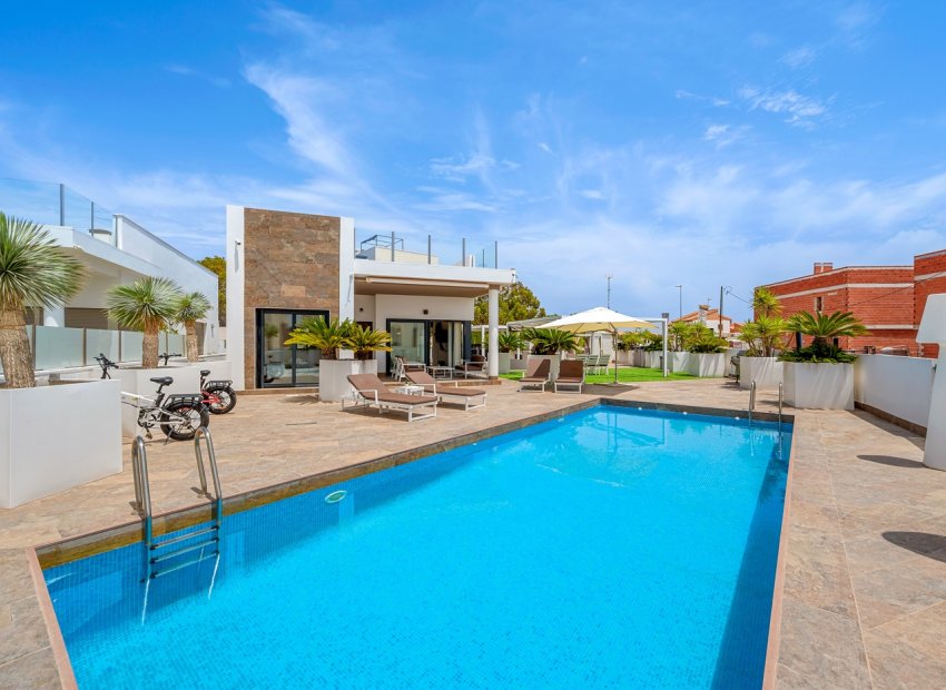 Resale - Villa - Orihuela Costa - Villamartín