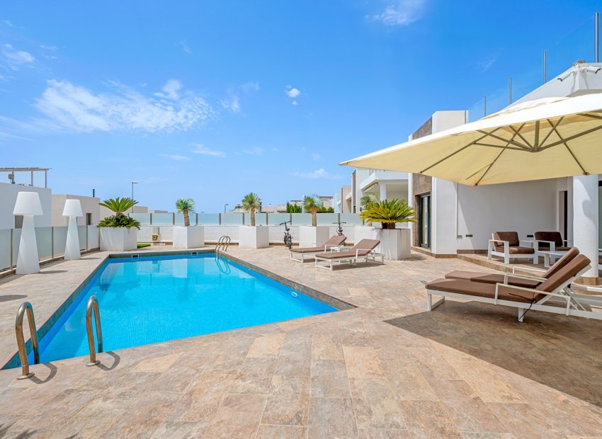 Resale - Villa - Orihuela Costa - Villamartín