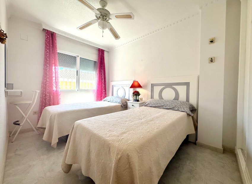 Resale - Villa - Orihuela Costa - Villamartín