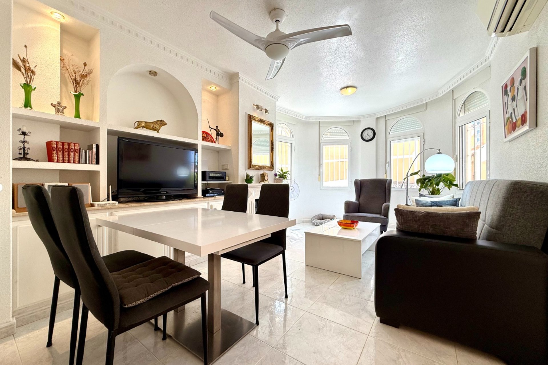 Resale - Villa - Orihuela Costa - Villamartín