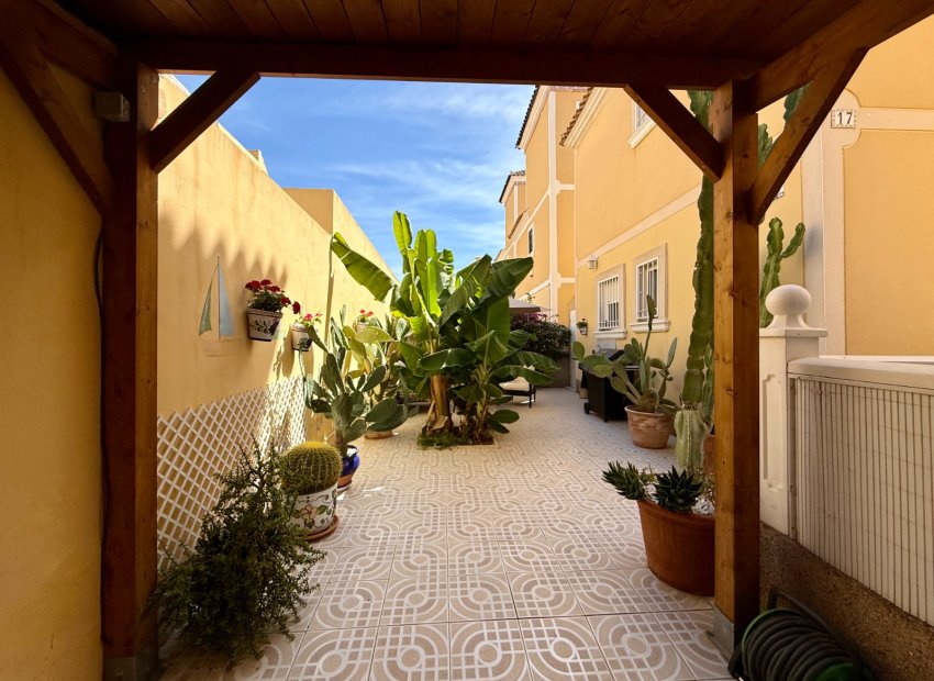 Resale - Villa - Orihuela Costa - Villamartín