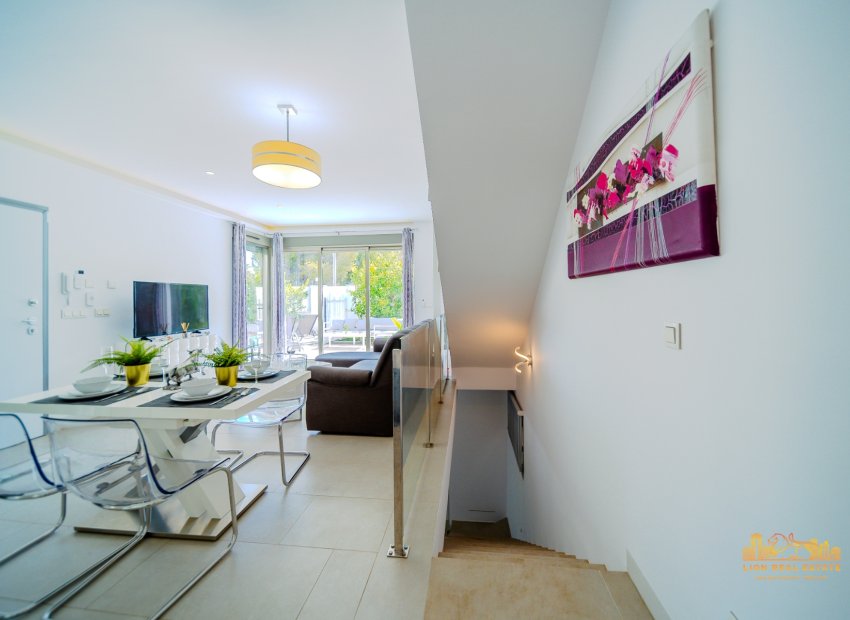 Resale - Villa - Orihuela Costa - Villamartín