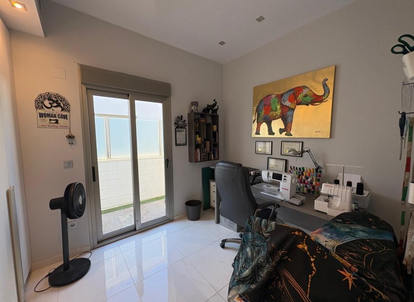 Resale - Villa - Orihuela Costa - Villamartín