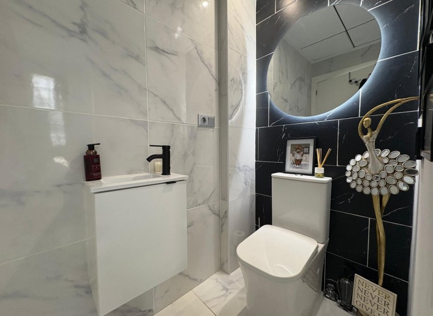 Resale - Villa - Orihuela Costa - Villamartín