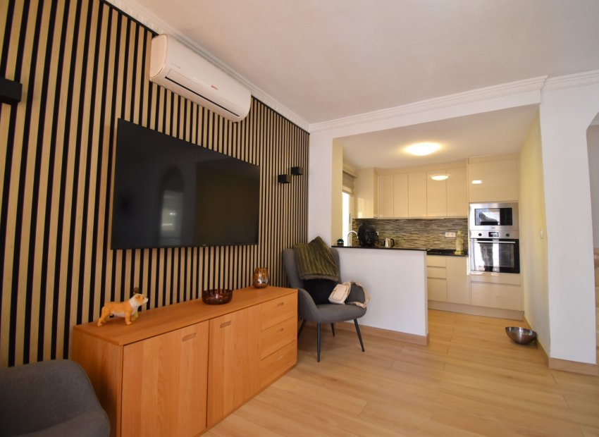 Resale - Villa - Orihuela Costa - Villamartín