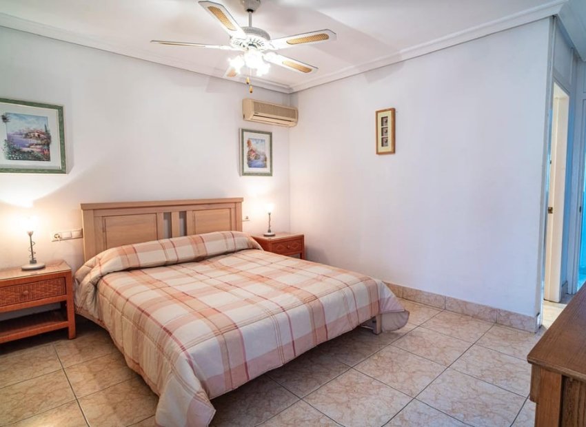 Resale - Villa - Orihuela Costa - Villamartín