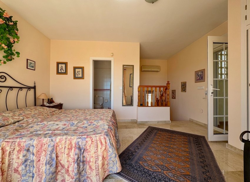 Resale - Villa - Orihuela Costa - Villamartín