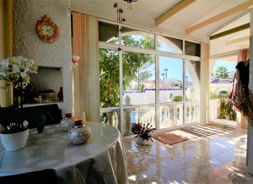 Resale - Villa - Orihuela Costa - Villamartín