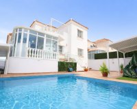 Resale - Villa - Orihuela Costa - Villamartín