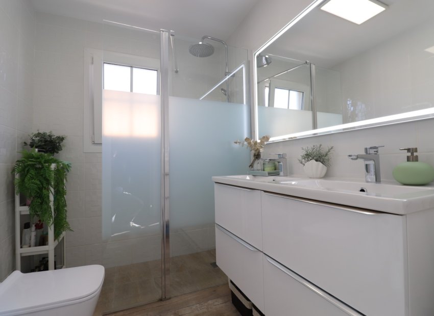 Resale - Villa - Orihuela Costa - Villamartín