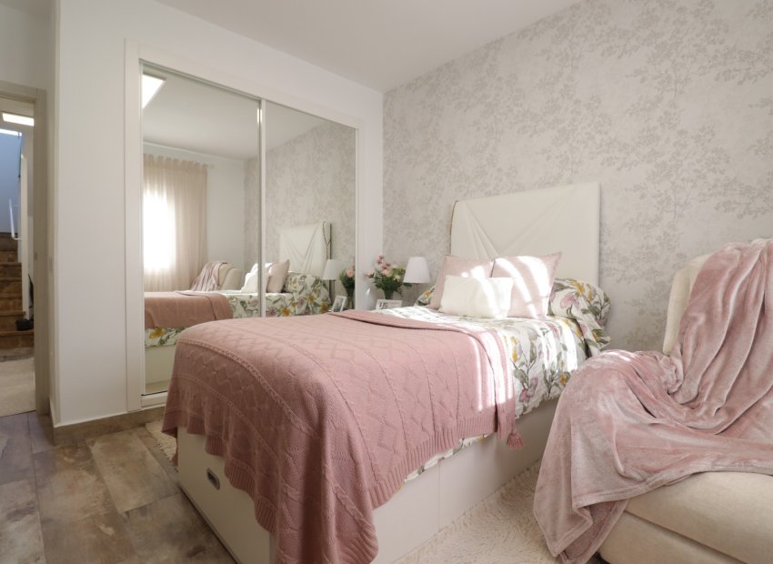 Resale - Villa - Orihuela Costa - Villamartín