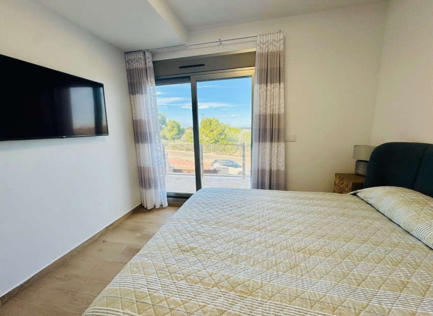 Resale - Villa - Orihuela Costa - Villamartín