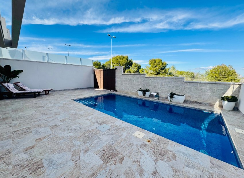 Resale - Villa - Orihuela Costa - Villamartín