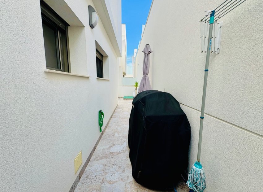 Resale - Villa - Orihuela Costa - Villamartín