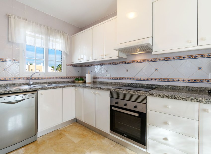 Resale - Villa - Orihuela Costa - Villamartín