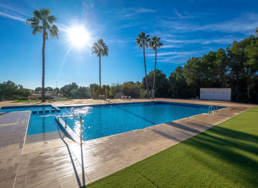Resale - Villa - Orihuela Costa - Villamartín