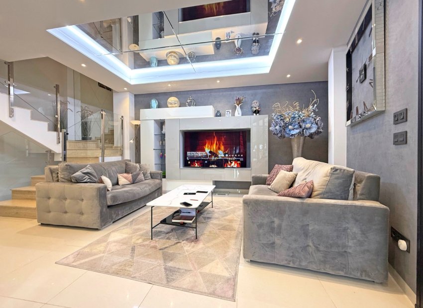 Resale - Villa - Orihuela Costa - Villamartín