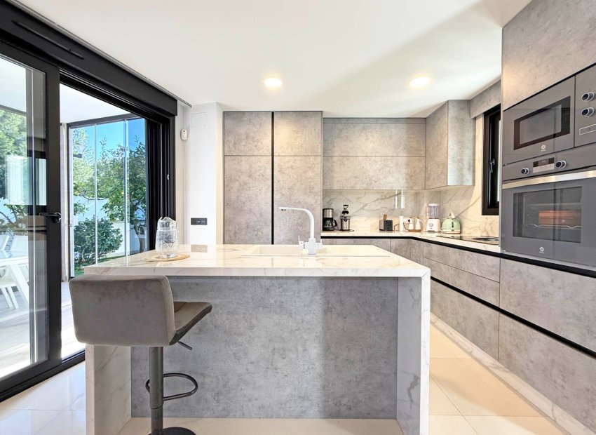 Resale - Villa - Orihuela Costa - Villamartín