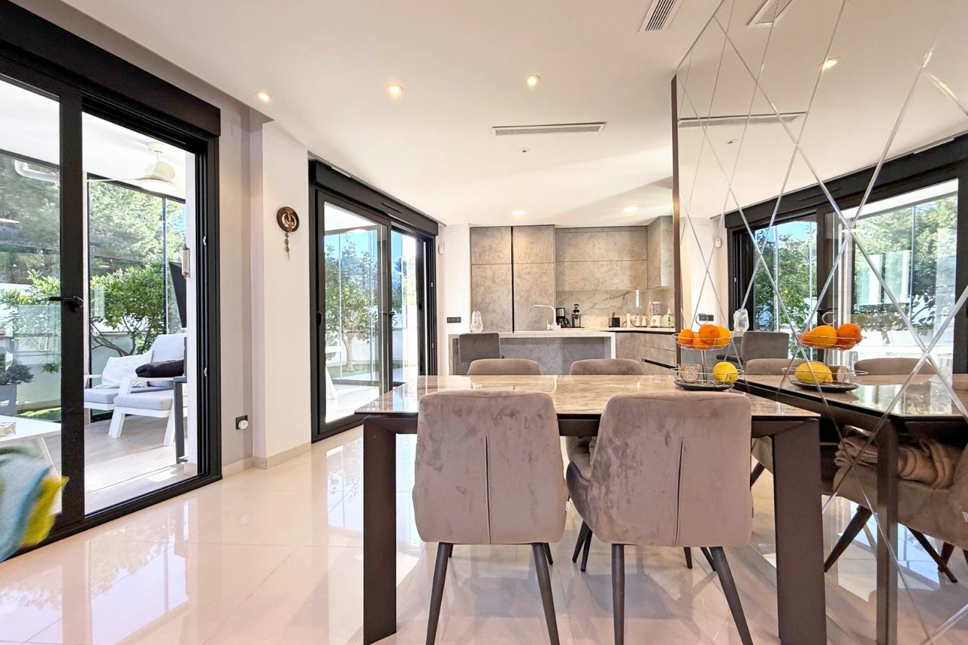 Resale - Villa - Orihuela Costa - Villamartín