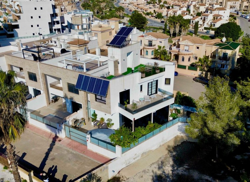 Resale - Villa - Orihuela Costa - Villamartín