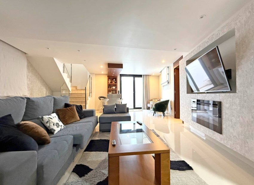 Resale - Villa - Orihuela Costa - Villamartín